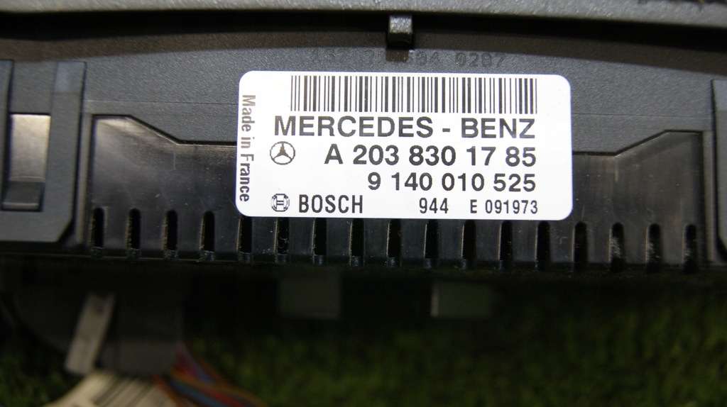 Das Luftstrom-Bedienfeld C-Klasse W203 Bosch A2038301785 9140010525 Product image