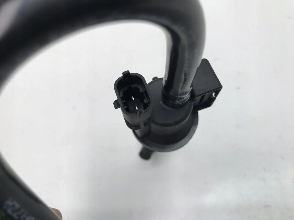 VOLVO XC 40 XC40 2023 2.0 HYBRID SCHLAUCHLEITUNG KRAFTSTOFFLEITUNG VENTIL 32363309 Product image