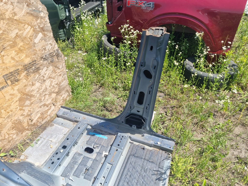 Mittelsäule mit rechtem Schweller (gilt nicht für Quarter) Ford Explorer 2021 Product image