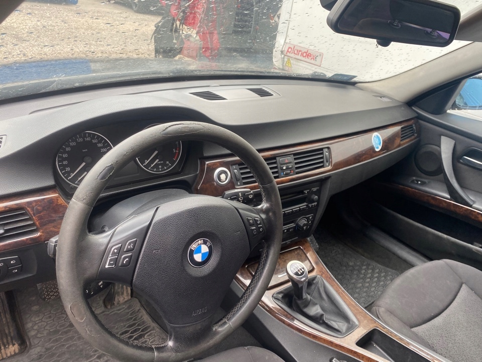 BMW E90 E91 2.0D Armaturenbrett, Konsolenpolster Product image