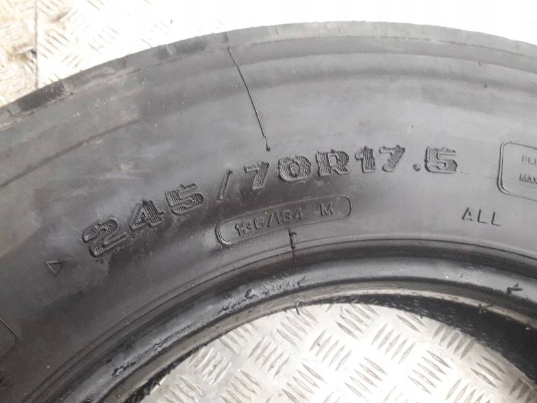 REIFEN 2 STÜCK 245/70 R17.5 2012 MAN 8.153 Product image