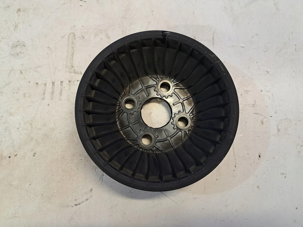 Volvo S80 2013 Wasserpumpen-Riemenscheiben Product image