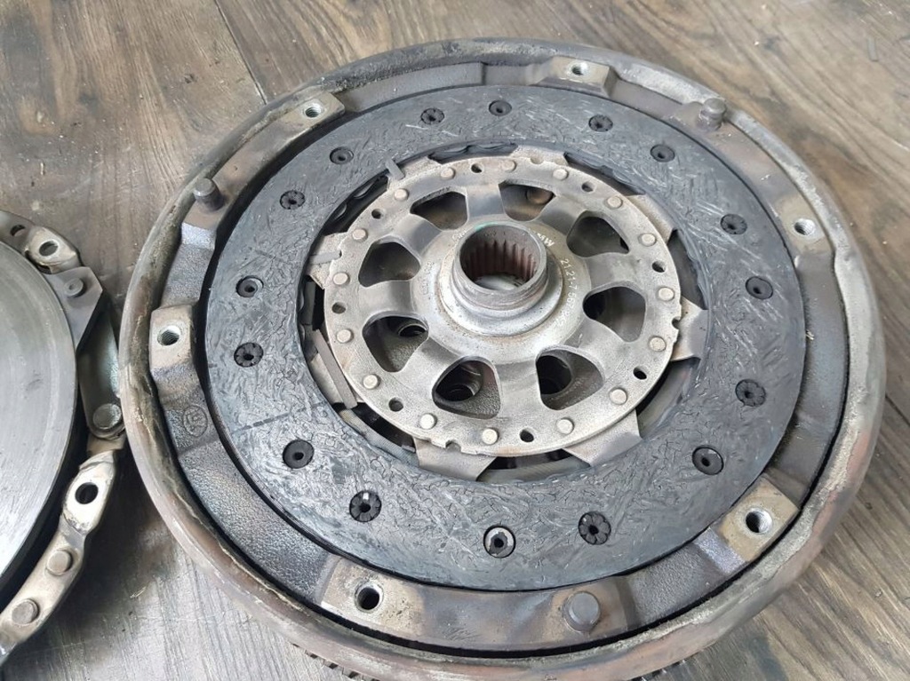 DWUMAS Kupplungssatz BMW E90 E92 7573043 7567842 Product image