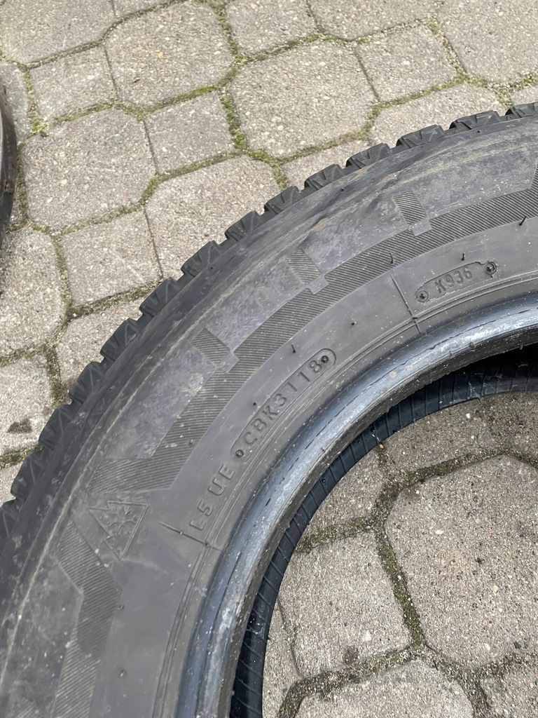 1 Stück BRIDGESTONE Blizzak W810 215/65/16 C 109/107R 2018 6mm Product image