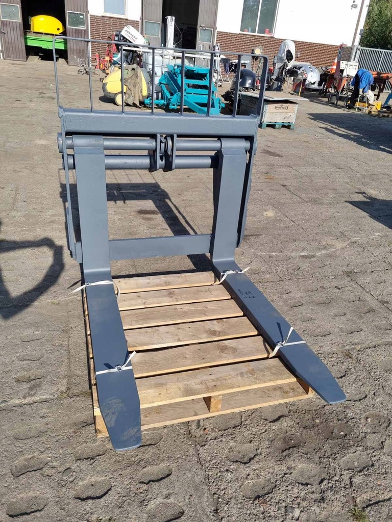 CARAT MIT KIPPGABELN PFB 5 Tonnen * MANITOU * MERLO * Import Deutschland Product image