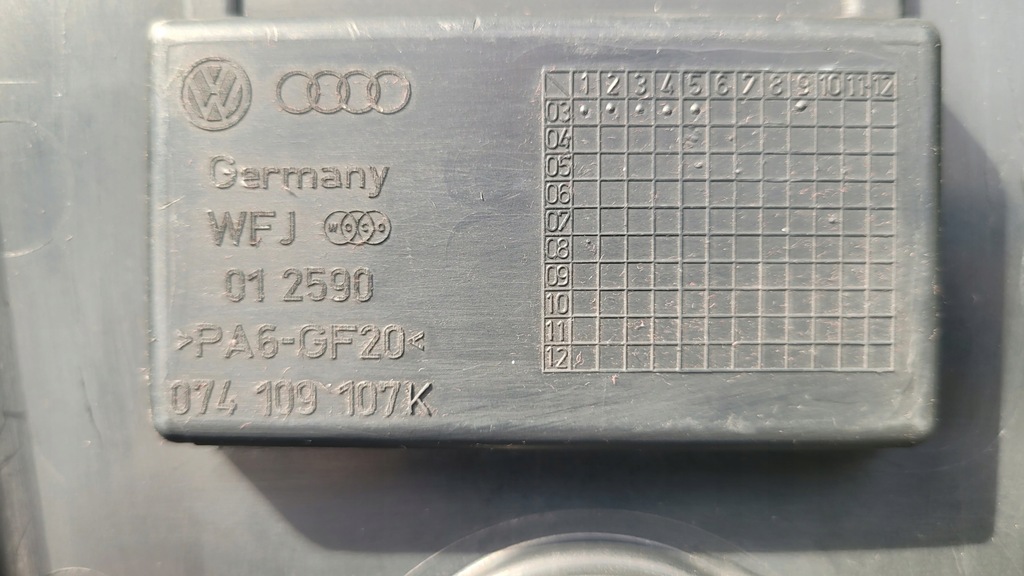 AUDI A6 C4 VW T4 2.5 TDI ABDECKUNG STEUERGEHÄUSE 074109107K Product image
