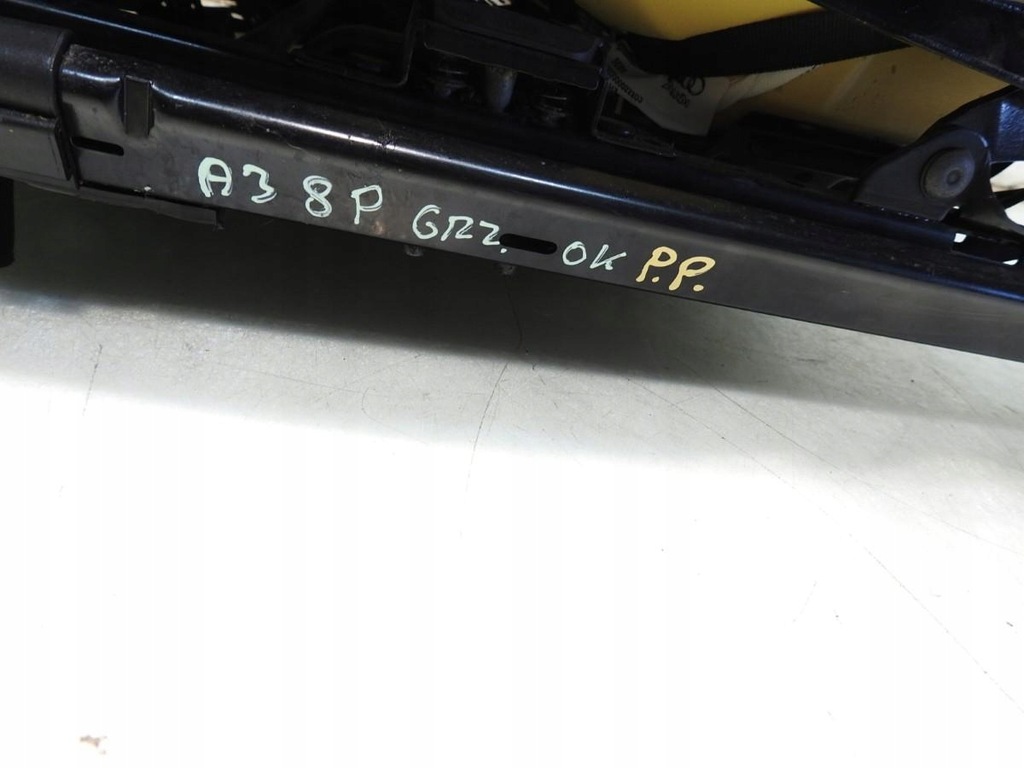 Rechts vorderer Sessel Audi A3 8pa Sportback Product image