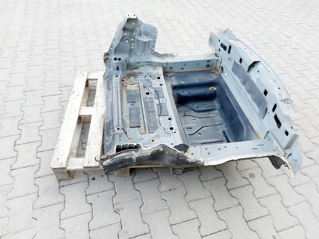 C-KLASSE W205 COUPE Rückbank, Rückwand, Kofferraumboden, Lift 18 Jahre alt. Product image