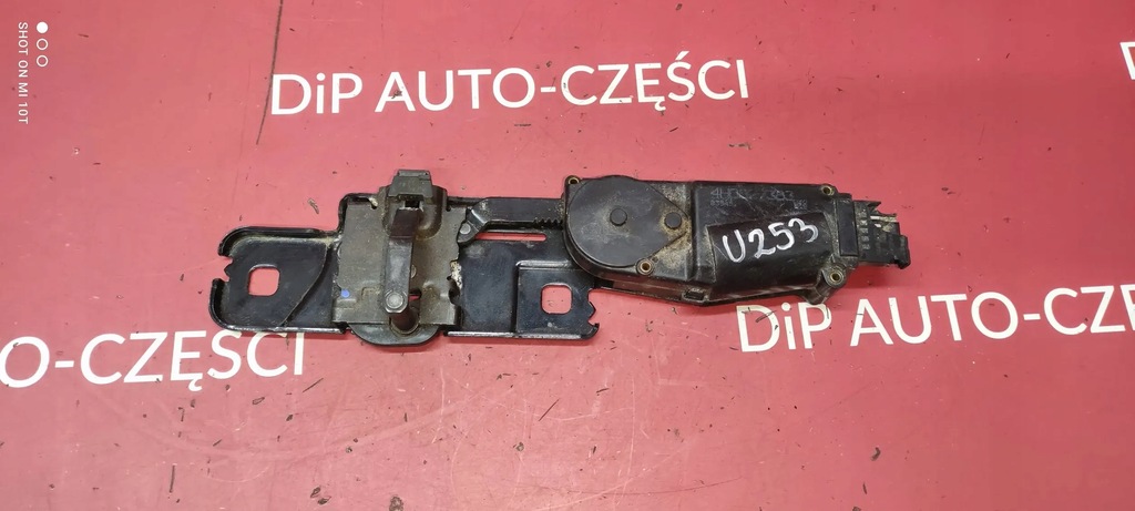 U253 Audi A8 D4 4H0827383 Kofferraumdeckel-Schließschloss Product image