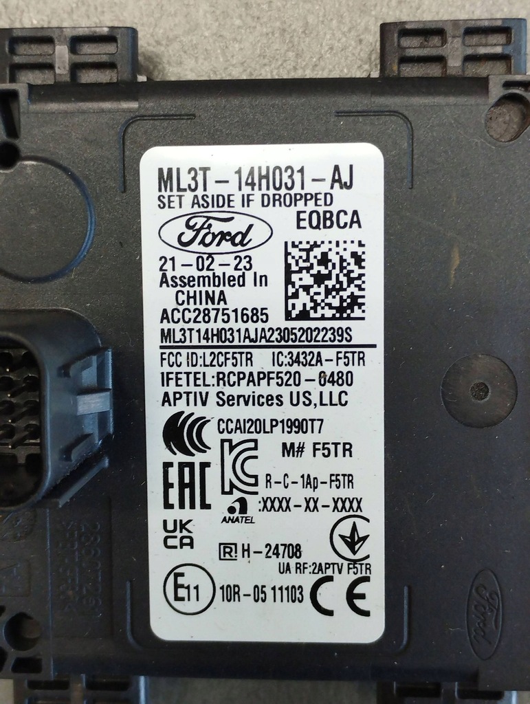 VW Amarok II CZUJNIK MARTWEGO POLA ML3T14H031AJ Product image