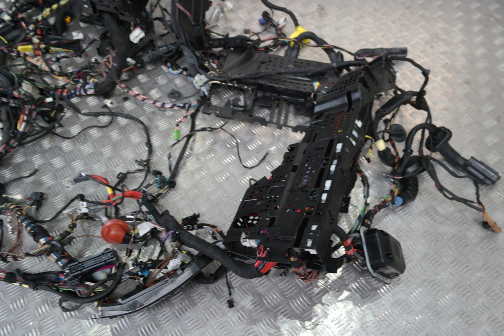 MERCEDES W205 AMG 6.3 COMBI INNENEINBAU Product image