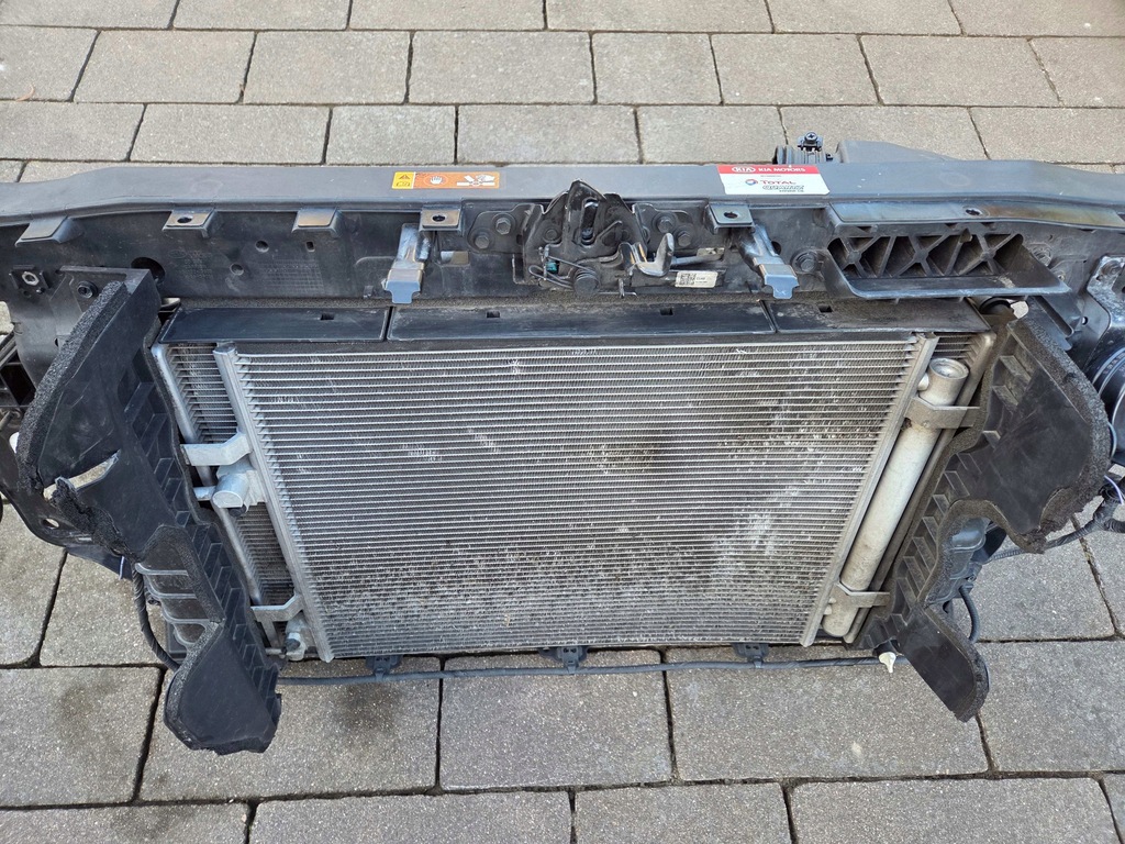 Kia Xceed 1,6 GDI Hybryda -Gürtel Vorderer Kühlschränke Lüfter 2020r Product image