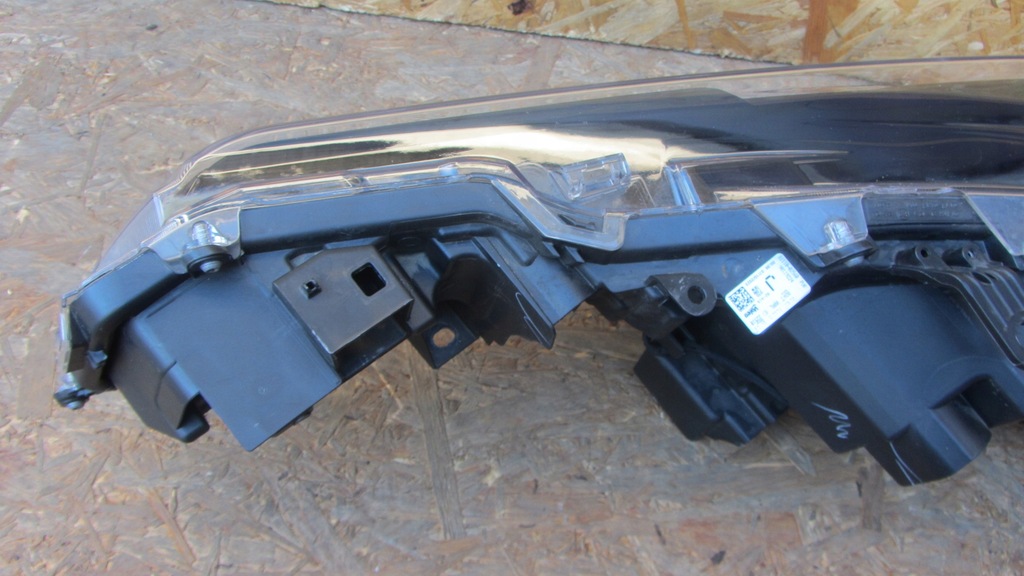 Vordere rechte Lampe TOYOTA COROLLA E21 VOLL LED HB COMBI Product image