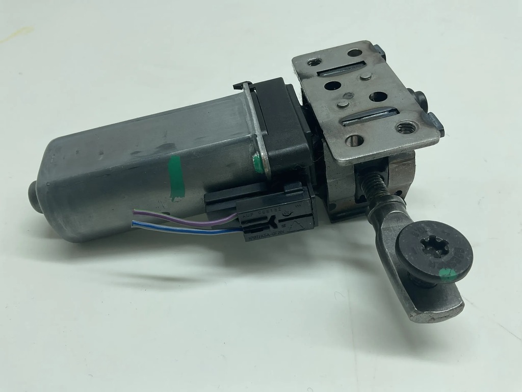 Land Rover Sport SITZVERSTELLMOTOR RECHTS VORNE 988582-105 D3593.00 Product image