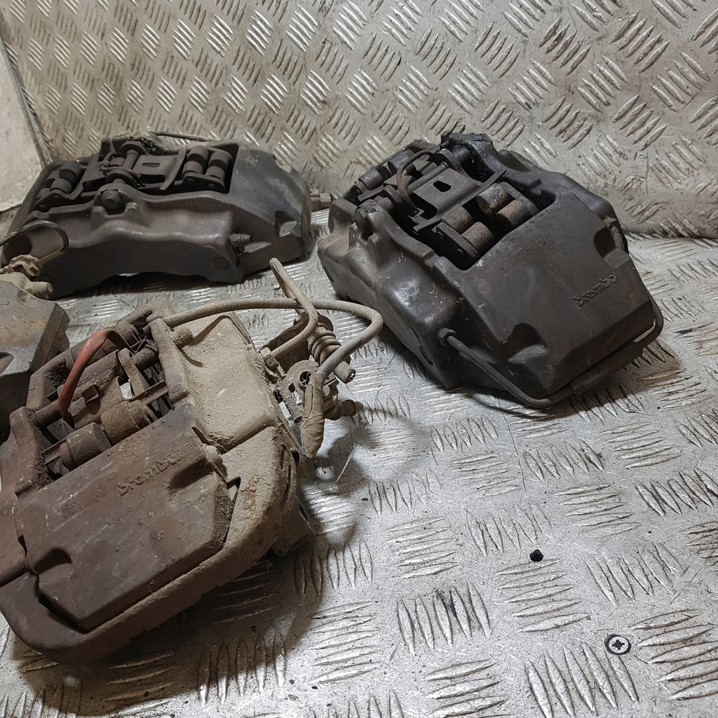 BREMSSÄTTEL SET VOLKSWAGEN TOUAREG BREMBO 17ZR 17ZL 207673045A Product image