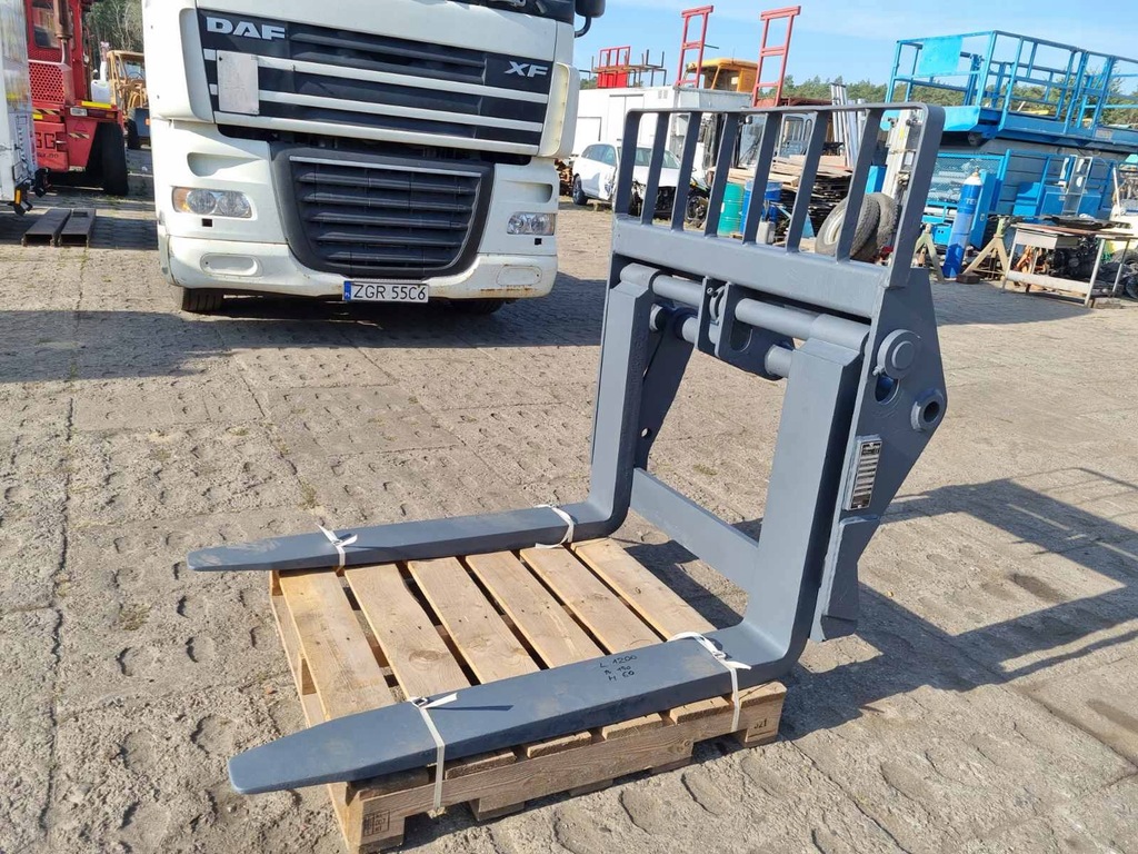 CARAT MIT KIPPGABELN PFB 5 Tonnen * MANITOU * MERLO * Import Deutschland Product image