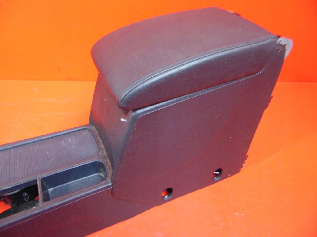 VW TIGUAN I 5N 5N2 LIFT CENTER TUNNEL ARMREST LEDER EUROPA Product image