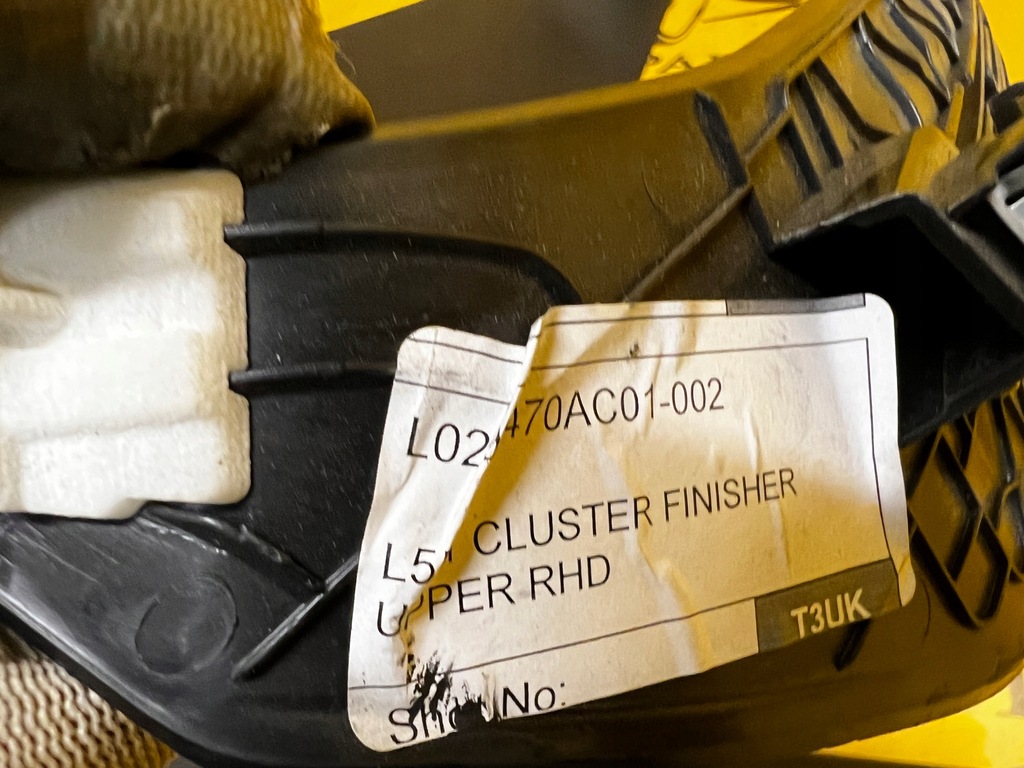 Clock -Messrahmen -Deckungsbereich Rover Evoque II L551 English UK RHD Product image