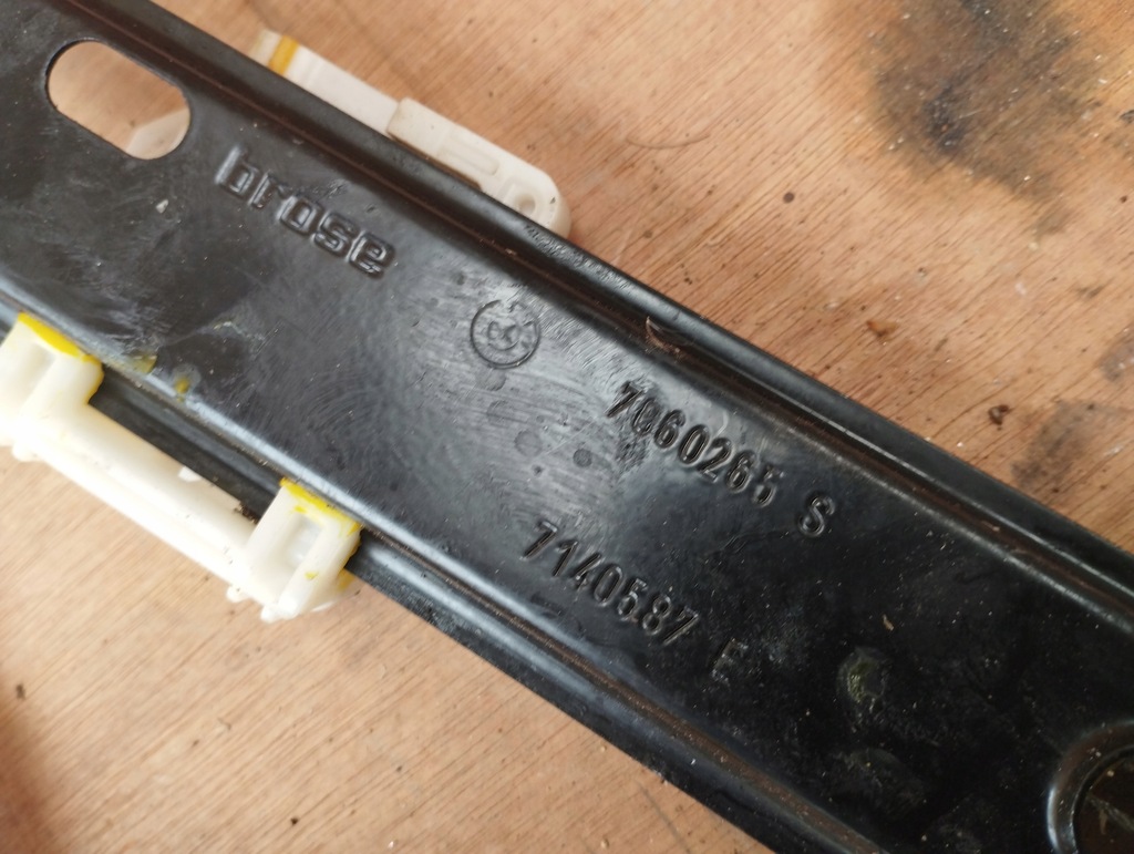 BMW E90 E91 FENSTERHEBER LINKS VORNE 7140587 Product image
