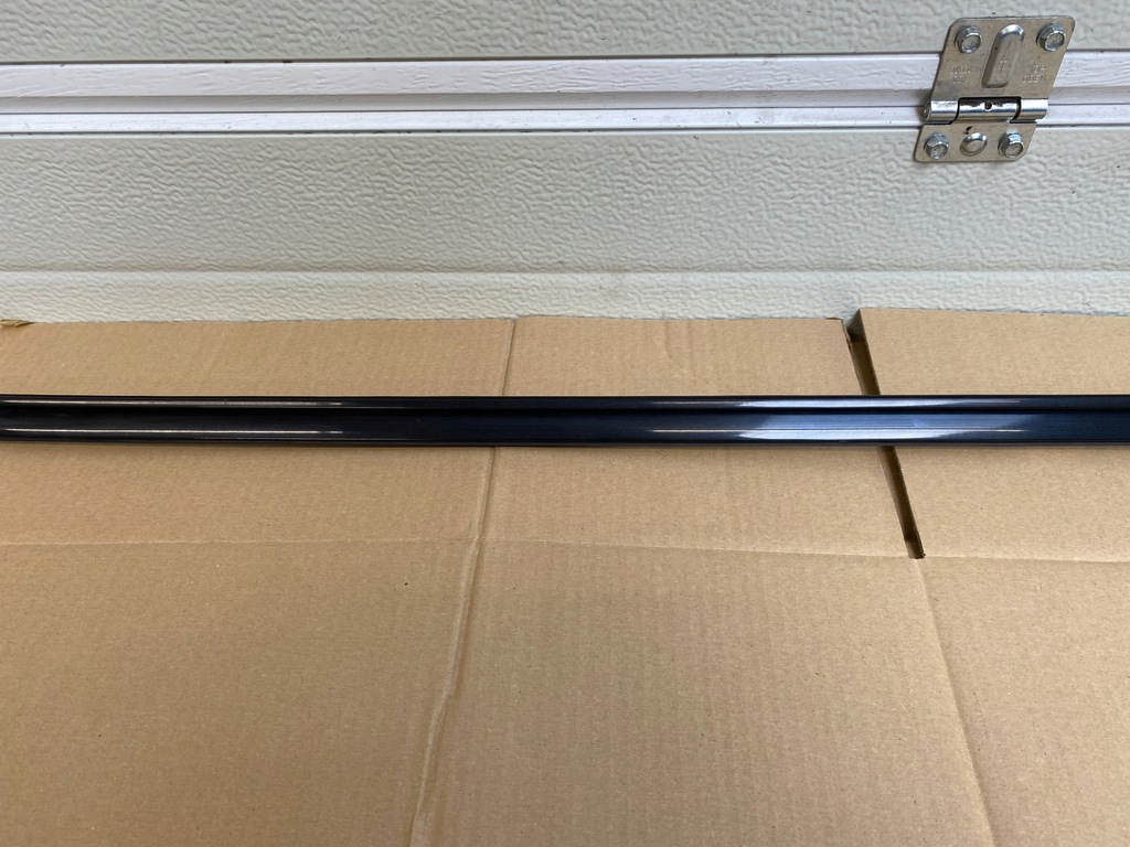 BMW E39 COMBI DACHLEISTE, RECHTS, SCHWARZ Product image