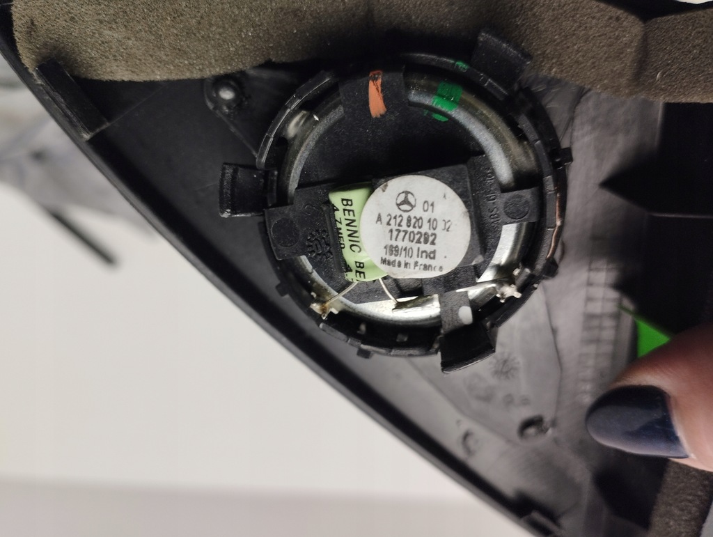 MERCEDES W212 LAUTSPRECHER HARMAN KARDON A2128201002 Product image