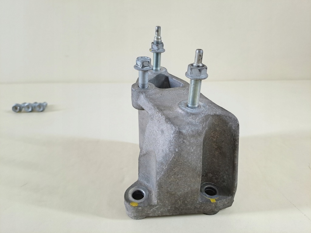 Suzuki SX4 S-Cross 2018 1.4T K14C Lift Gearbox Bracket 6MT Product image