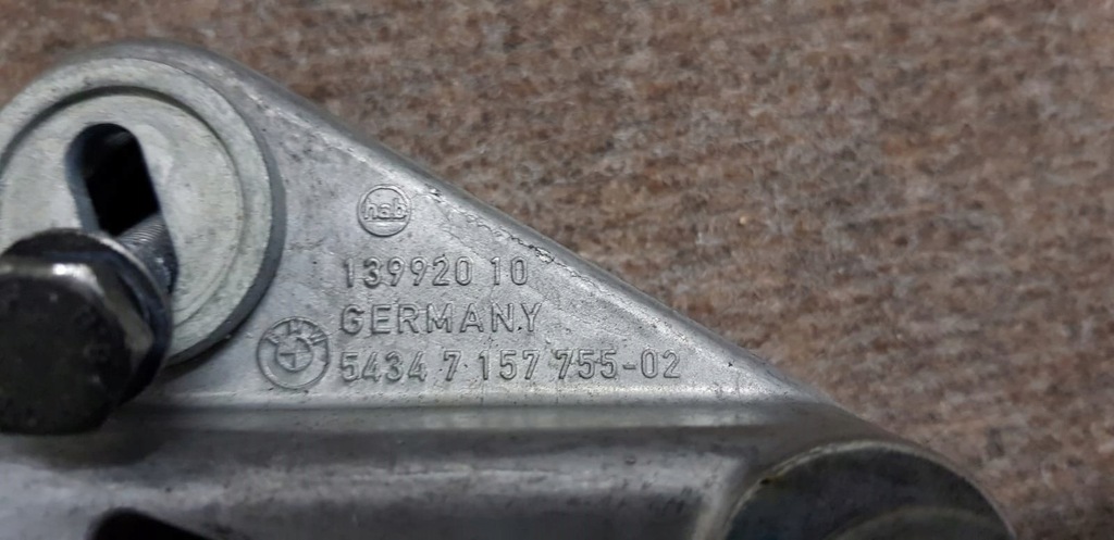 DACHLAGERHALTERUNG BMW E93 Rechts Links   SCHRAUBEN Product image