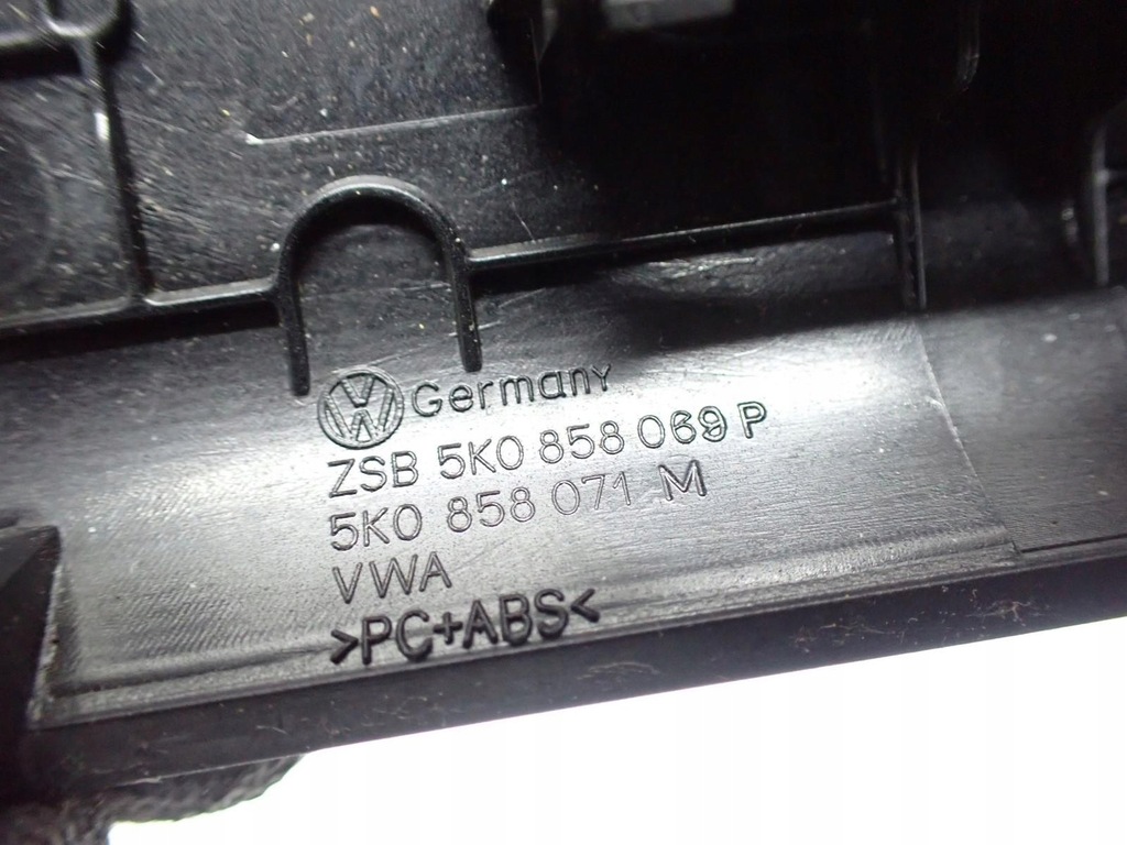 AIR CONSOLE BOARD FRAME PANEL EUROPA 5K0858069P VW GOLF VI 11R Product image