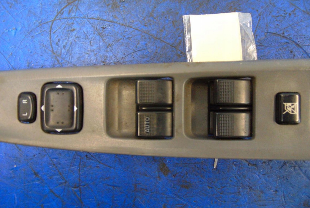 Mazda 6 1,8 16 V Benzinkämme 5d Glassschalter Product image