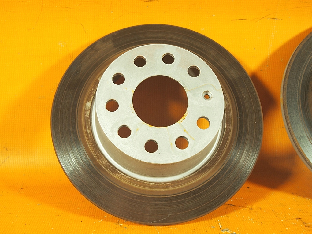 Audi Q2 81A 32 km Bremsscheiben hintere Blöcke 272 mm 5q0615601b Product image
