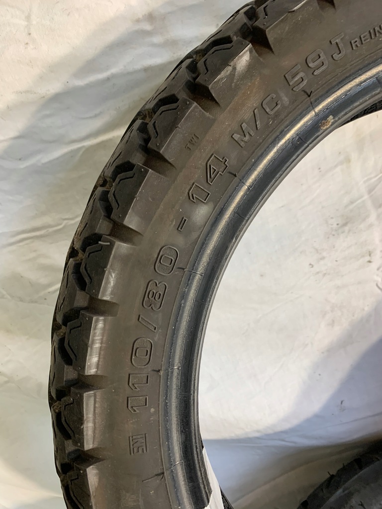 Pirelli-Reifen 110 80 17 Product image