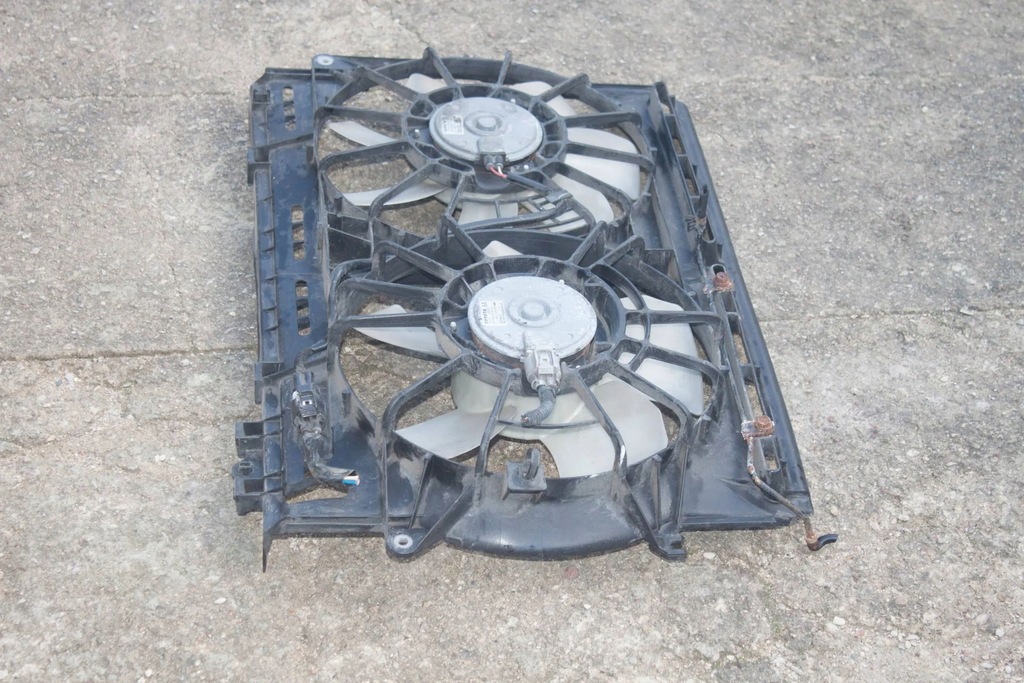 Toyota avensis T250 2003 Fangehäuse Product image