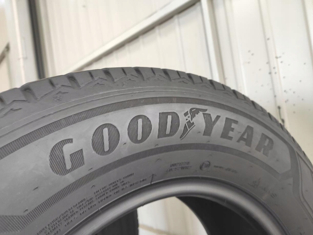 235/65r16c Goodyear 2022, alle Reifen 7 mm 6964 Product image