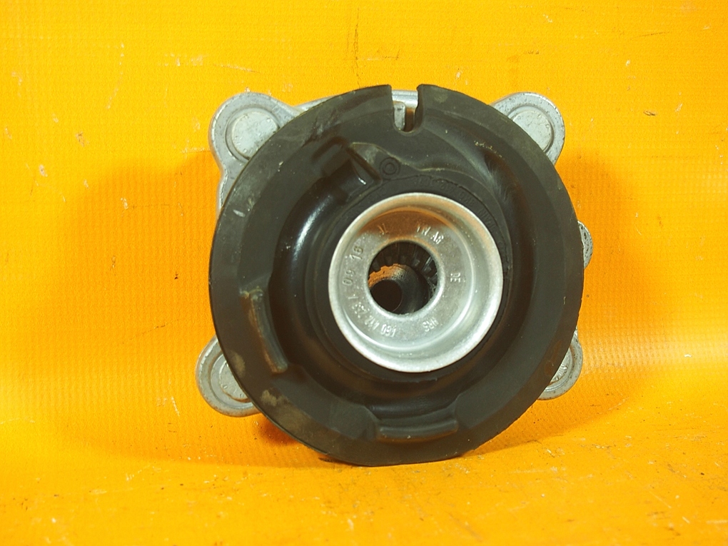 Audi A7 4G LIFT 32KM Stoßdämpferlager 4g0412065c / 4g0412253a Product image