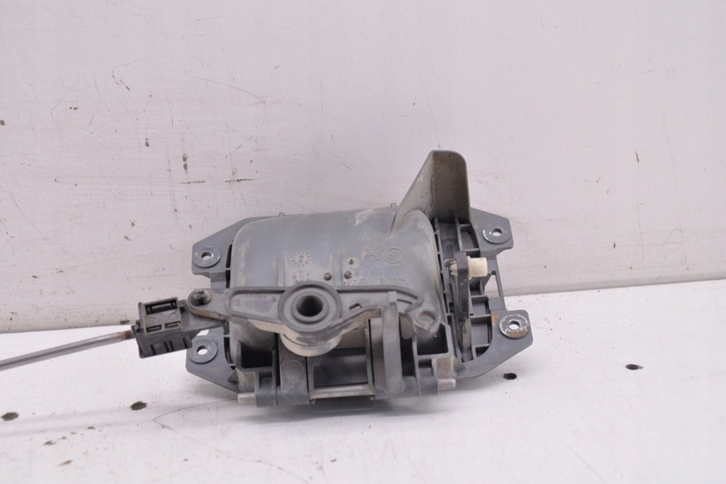 Hinter dem rechten inneren Griff Mercedes-Benz Vito Minibus / Passnger (W639) Product image