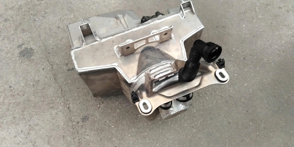 LAMBORGHINI HURACAN LP580 ÖLTANK 4S0115373D 079907660A Product image