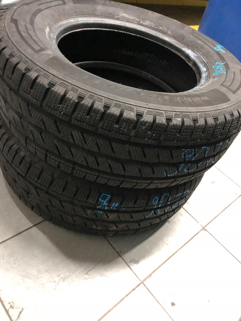 HANKOOK INTERICEPT LV REIFEN 235/65 R16 C 8mm 2020 Product image