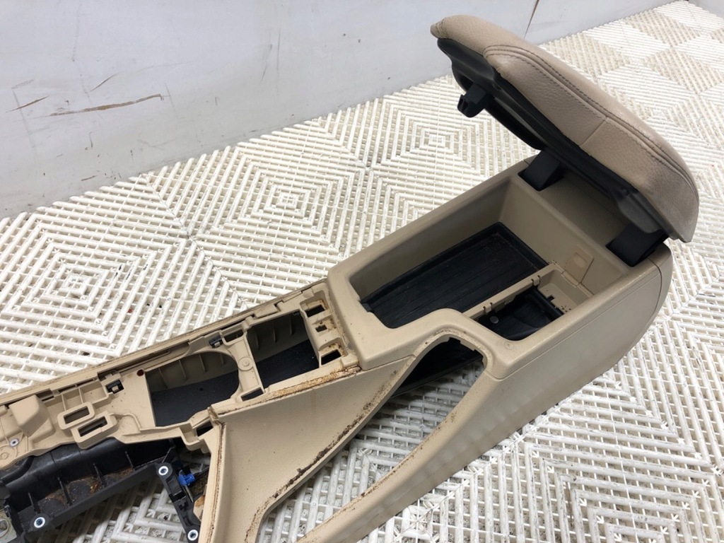 Zentraler Tunnel BMW F30 Limousine/Limousine 11-18 6750121 Konsole Product image