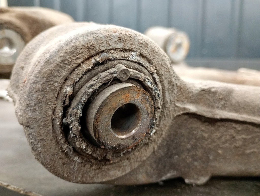 8E0505311 Links Audi A4 B6 2.0b Product image