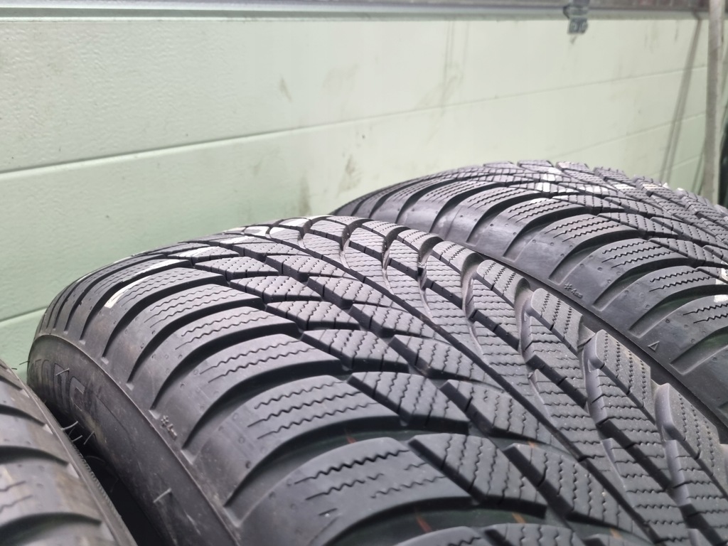BMW 3 G20 G21 5X112 205/60R16 ET22 Product image
