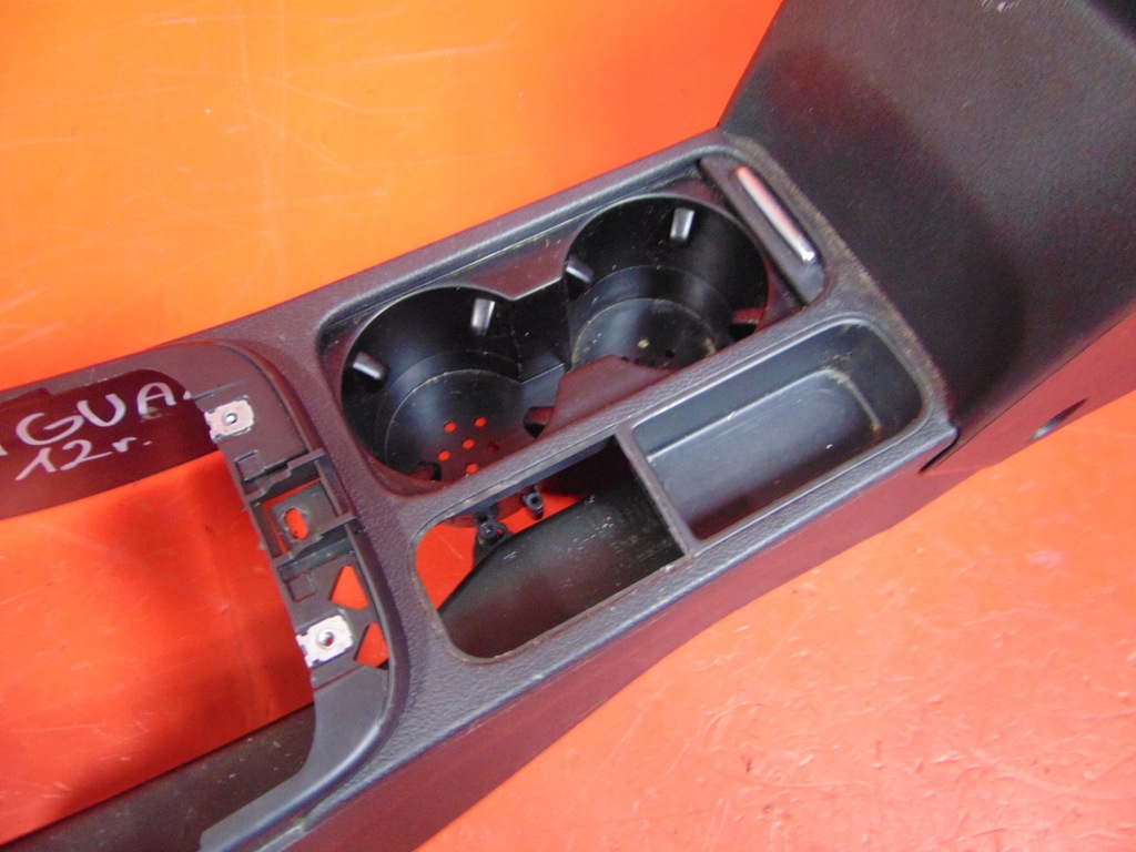 VW TIGUAN I 5N 5N2 LIFT CENTER TUNNEL ARMREST LEDER EUROPA Product image