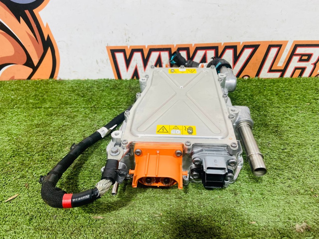 VORDERER INVERTER LAND ROVER DISCOVERY SPORT L550 M8D2-75520-AD Product image