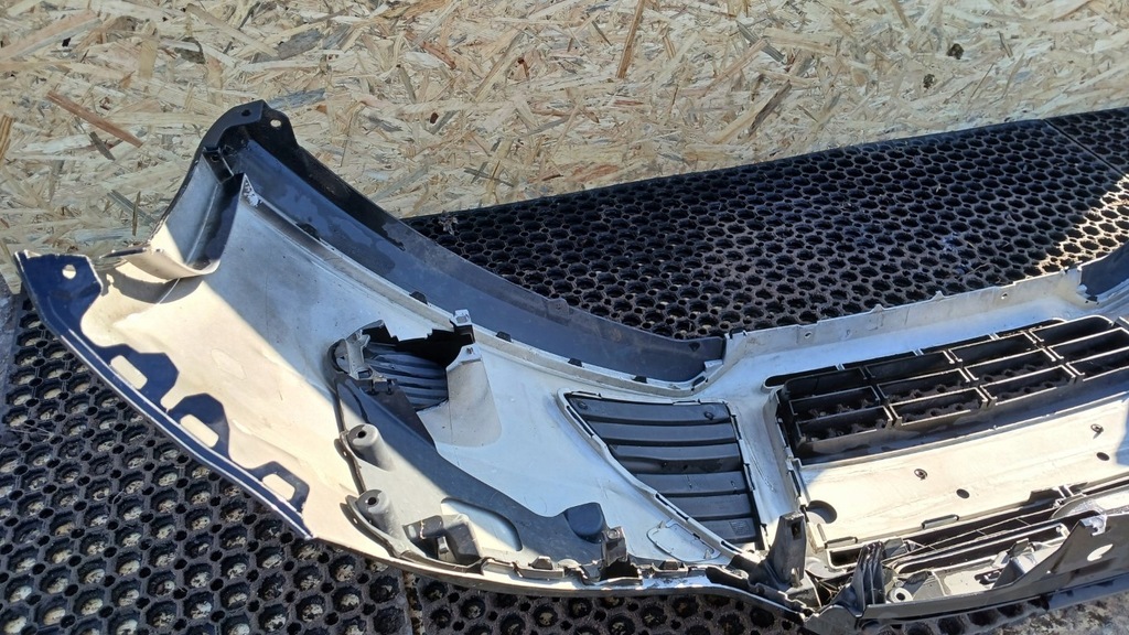 FORD FOCUS MK3 FRONTSTOßSTANGE F3 Product image