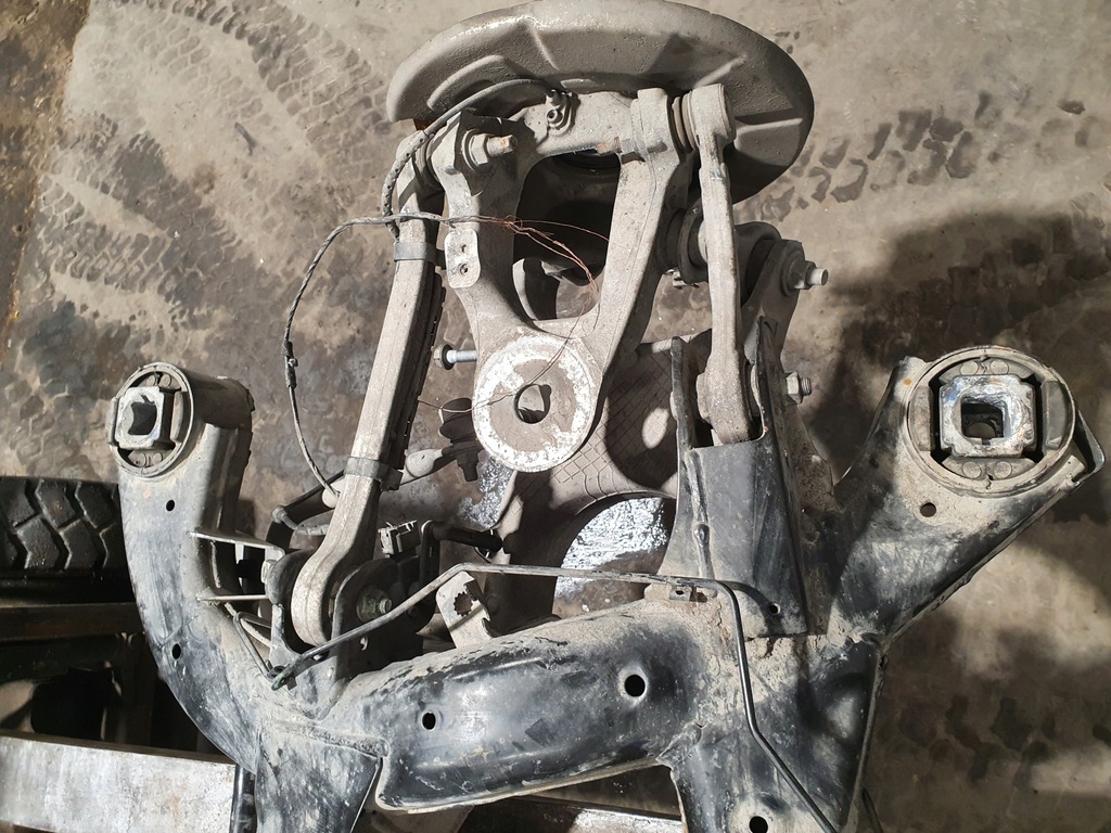 HINTERE TRÄGERAUFHÄNGUNG BMW X5 X6 F15 F16 2.0D Product image
