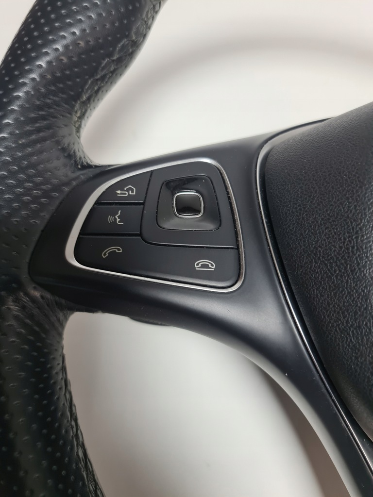 B47- Mercedes-Benz E W213 Lenkradkissen multif. KLINGEN A0004606600 Product image