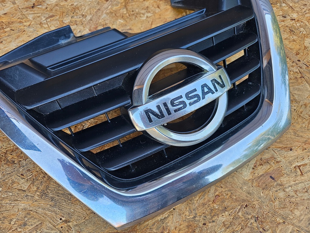 Nissan Juke und F15 10-14r Dummy Grill Dummy Chrome Stempel Product image