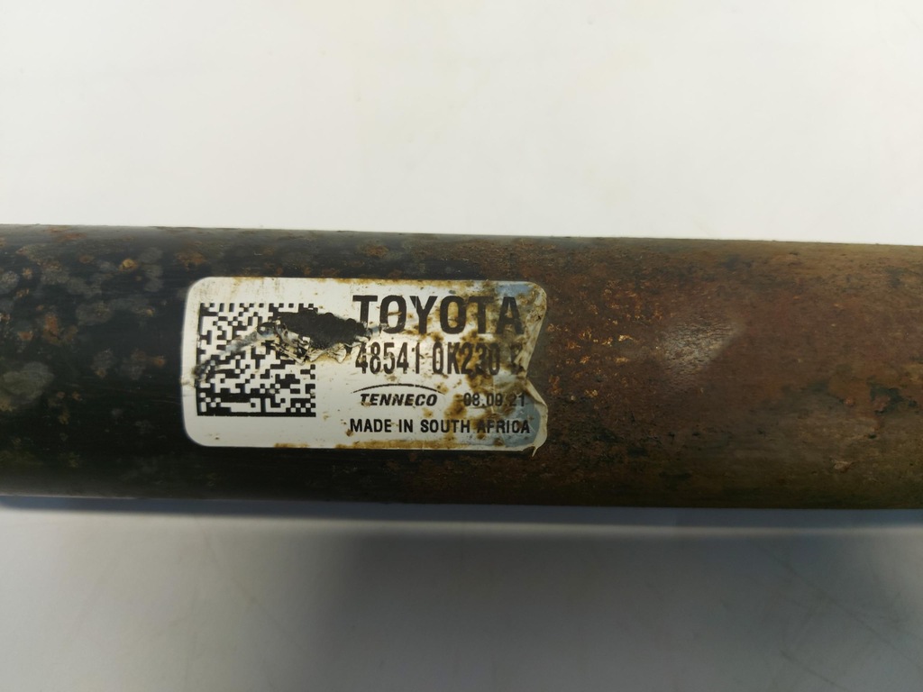 Toyota Hilux VIII 8 STOSSDÄMPFER LINKS HINTEN 48541-0K230 Product image