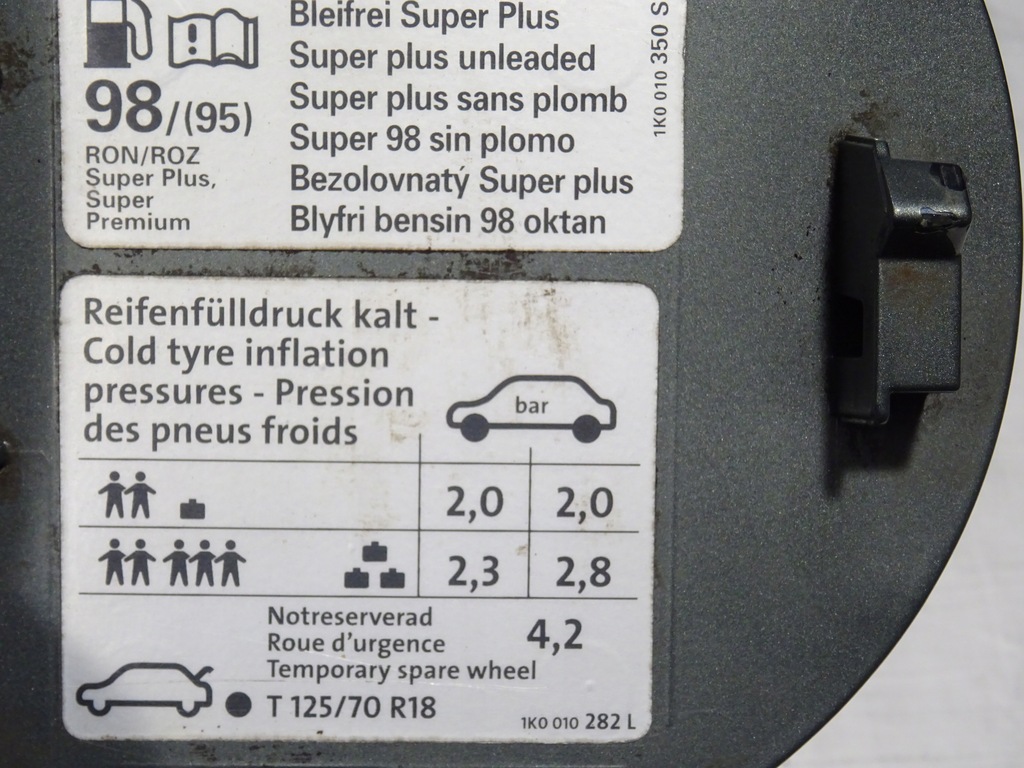 Kraftstoffeinfüllklappe VW Golf V 5 1K0 Schrägheck HTB HB 1K0010282L LA6Q Product image