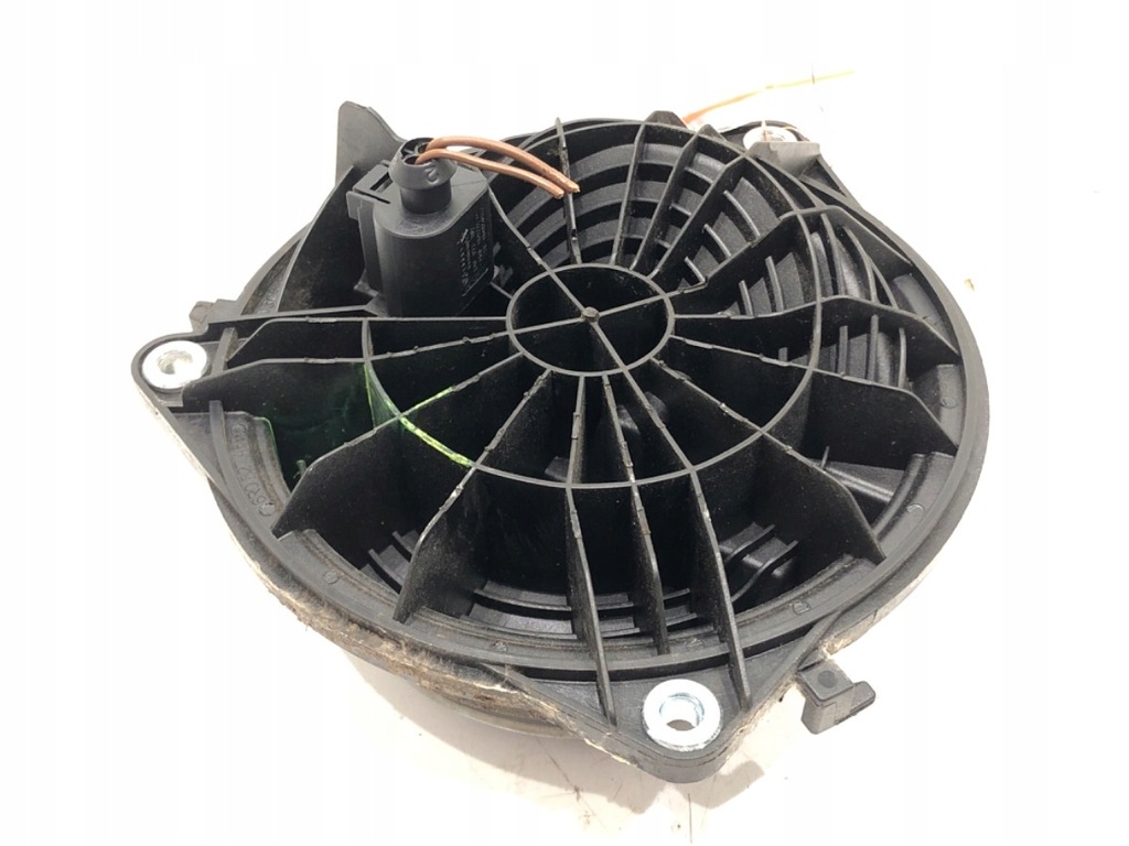 KLAMKA KLAPY TYŁ VW PASSAT B6 6R0827469 Sedan/Limuzyna 05-10 Product image