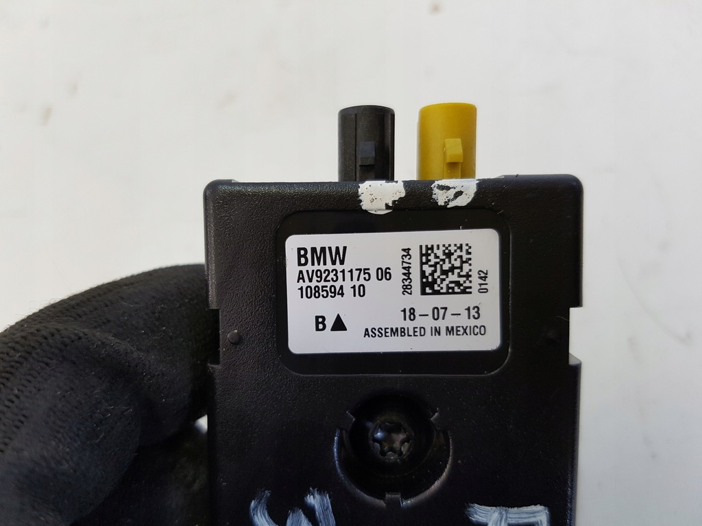 BMW F30 F31 Antennenverstärker 9231175 Product image